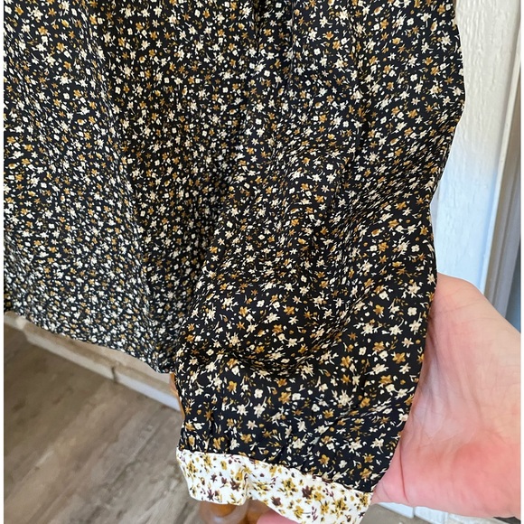 Cute Floral Top - Picture 4 of 7